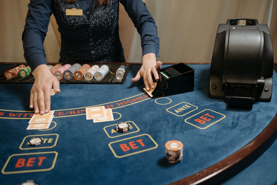 iGaming 2025: Why Slots, Poker and Betting Are Converging