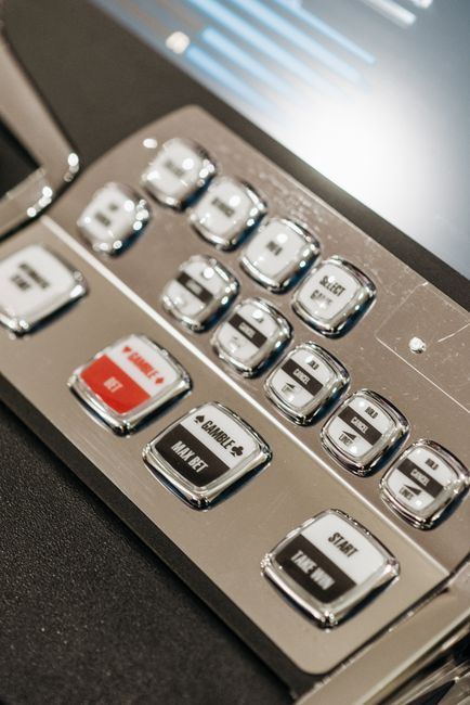 Slots, Poker, and the Truth About Beating the House